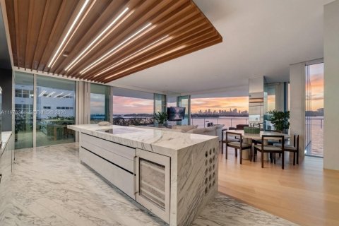 Copropriété à vendre à Miami Beach, Floride: 3 chambres, 246.93 m2 № 2041913 - photo 4