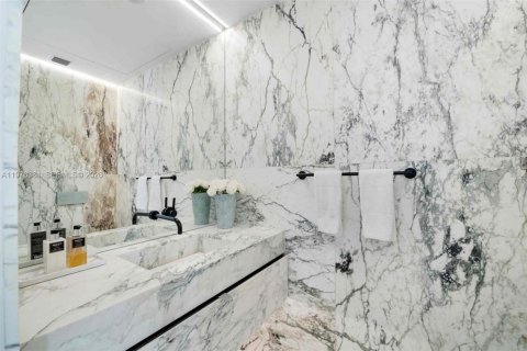 Copropriété à vendre à Miami Beach, Floride: 3 chambres, 246.93 m2 № 2041913 - photo 13