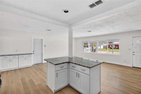 Casa en venta en Saint Petersburg, Florida, 3 dormitorios, 202.06 m2 № 2105321 - foto 10