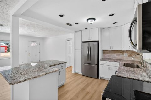 Casa en venta en Saint Petersburg, Florida, 3 dormitorios, 202.06 m2 № 2105321 - foto 11