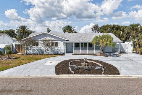 Villa ou maison à Saint Petersburg, Floride 3 chambres, 202.06 m2 № 2105321