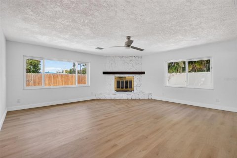 Casa en venta en Saint Petersburg, Florida, 3 dormitorios, 202.06 m2 № 2105321 - foto 13