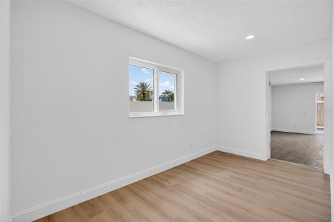 Casa en venta en Saint Petersburg, Florida, 3 dormitorios, 202.06 m2 № 2105321 - foto 26
