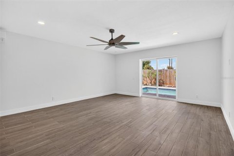 Casa en venta en Saint Petersburg, Florida, 3 dormitorios, 202.06 m2 № 2105321 - foto 19
