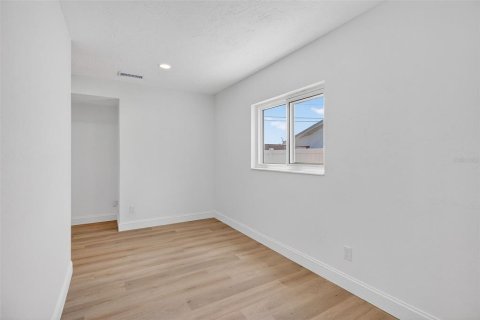 Casa en venta en Saint Petersburg, Florida, 3 dormitorios, 202.06 m2 № 2105321 - foto 24