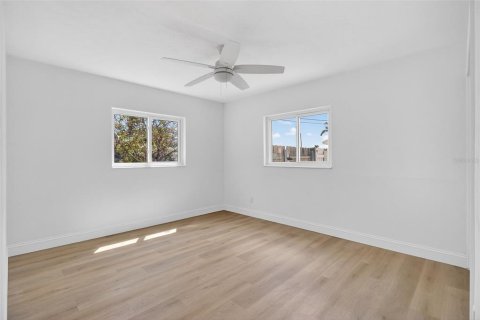 Casa en venta en Saint Petersburg, Florida, 3 dormitorios, 202.06 m2 № 2105321 - foto 27