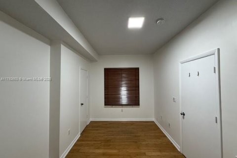 Condominio en venta en Miami Beach, Florida, 1 dormitorio, 55.74 m2 № 2036555 - foto 20