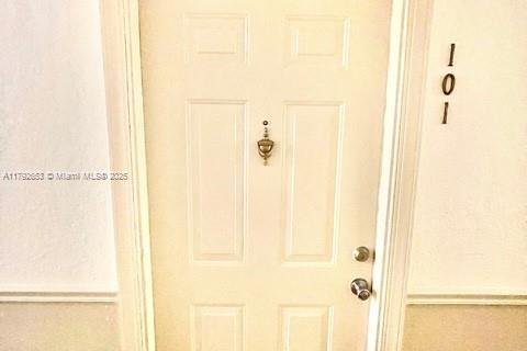 Condominio en venta en Miami Beach, Florida, 1 dormitorio, 55.74 m2 № 2036555 - foto 9