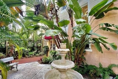 Condominio en venta en Miami Beach, Florida, 1 dormitorio, 55.74 m2 № 2036555 - foto 6