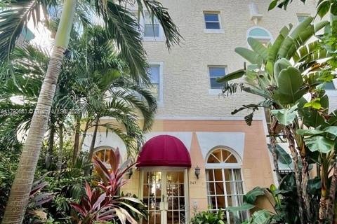 Condominio en Miami Beach, Florida, 1 dormitorio  № 2036555