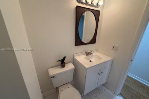 Condominio en venta en Miami Beach, Florida, 1 dormitorio, 55.74 m2 № 2036555 - foto 17