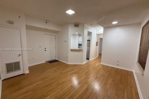 Condominio en venta en Miami Beach, Florida, 1 dormitorio, 55.74 m2 № 2036555 - foto 11