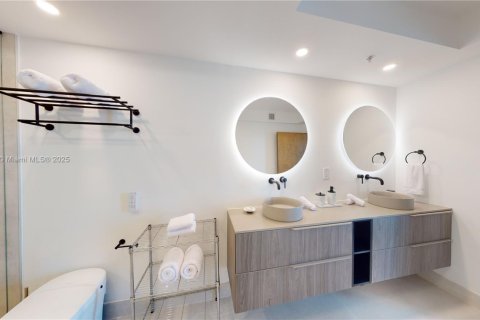 Condominio en alquiler en Miami Beach, Florida, 1 dormitorio, 87.33 m2 № 1958959 - foto 13
