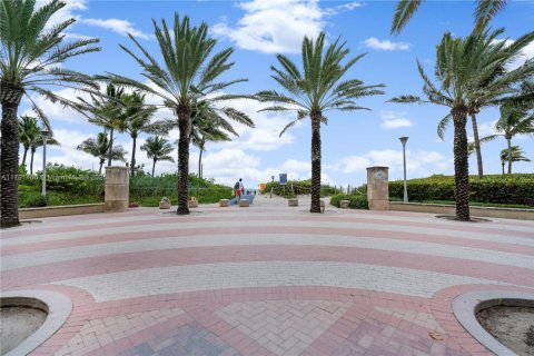 Condominio en alquiler en Miami Beach, Florida, 1 dormitorio, 87.33 m2 № 1958959 - foto 23