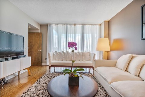 Condominio en alquiler en Miami Beach, Florida, 1 dormitorio, 87.33 m2 № 1958959 - foto 6