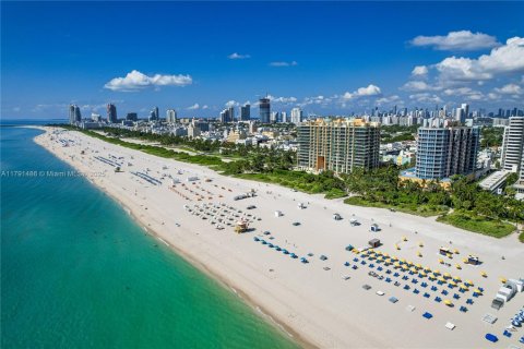 Condominio en alquiler en Miami Beach, Florida, 1 dormitorio, 87.33 m2 № 1958959 - foto 29