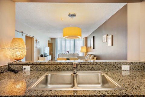 Condominio en alquiler en Miami Beach, Florida, 1 dormitorio, 87.33 m2 № 1958959 - foto 8