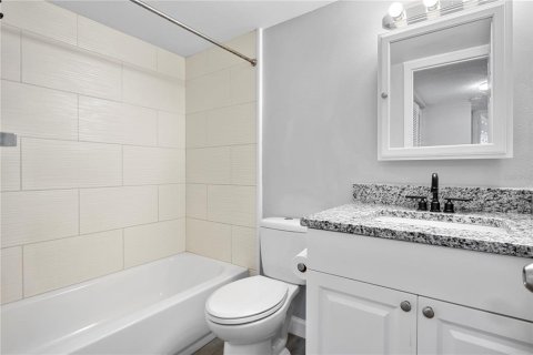 Condo in Tampa, Florida, 2 bedrooms  № 2391577 - photo 10