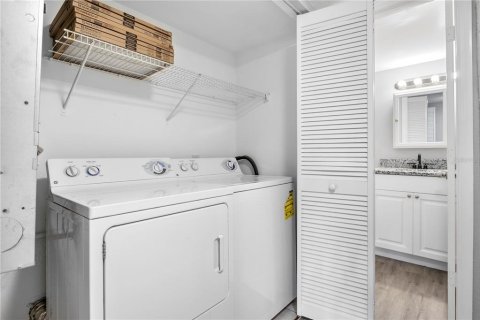 Condo in Tampa, Florida, 2 bedrooms  № 2391577 - photo 9