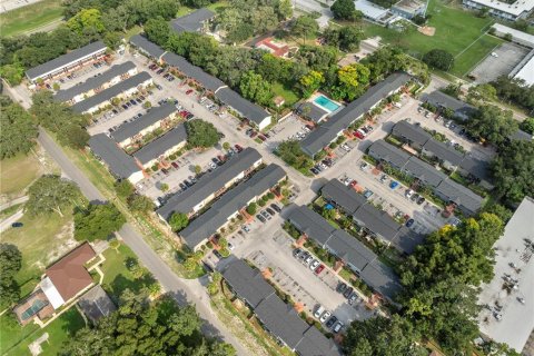 Condo in Tampa, Florida, 2 bedrooms  № 2391577 - photo 18