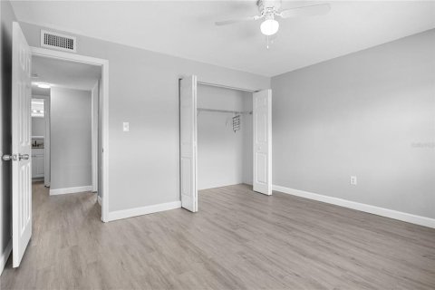 Condo in Tampa, Florida, 2 bedrooms  № 2391577 - photo 13