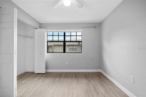 Condo in Tampa, Florida, 2 bedrooms  № 2391577 - photo 7