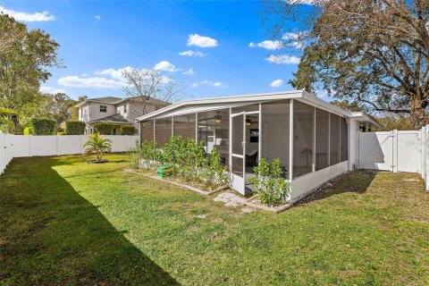 Casa en alquiler en Tampa, Florida, 3 dormitorios, 115.2 m2 № 1915694 - foto 18