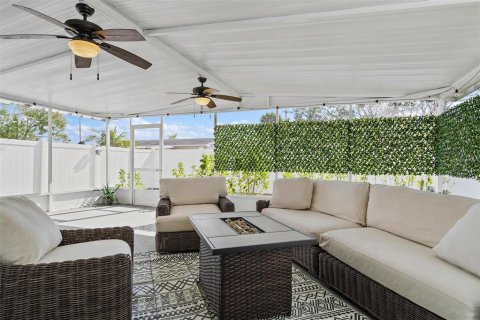 Casa en alquiler en Tampa, Florida, 3 dormitorios, 115.2 m2 № 1915694 - foto 16