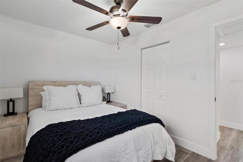 Casa en alquiler en Tampa, Florida, 3 dormitorios, 115.2 m2 № 1915694 - foto 12