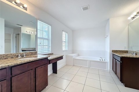 House in Winter Garden, Florida 5 bedrooms, 342.81 sq.m. № 1822464 - photo 29