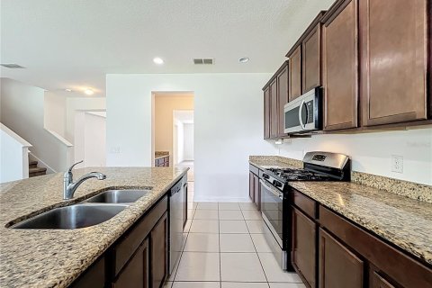 House in Winter Garden, Florida 5 bedrooms, 342.81 sq.m. № 1822464 - photo 14
