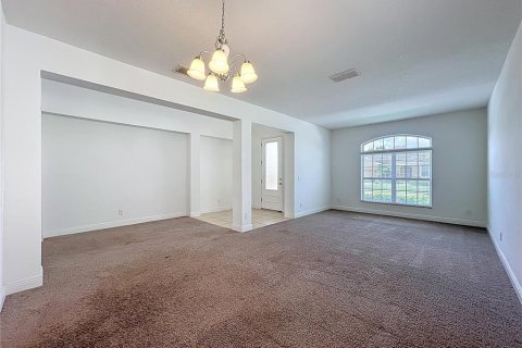 House in Winter Garden, Florida 5 bedrooms, 342.81 sq.m. № 1822464 - photo 3