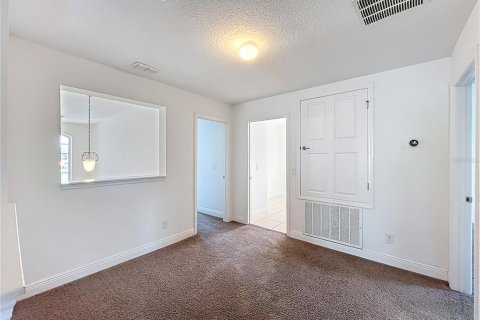 House in Winter Garden, Florida 5 bedrooms, 342.81 sq.m. № 1822464 - photo 22