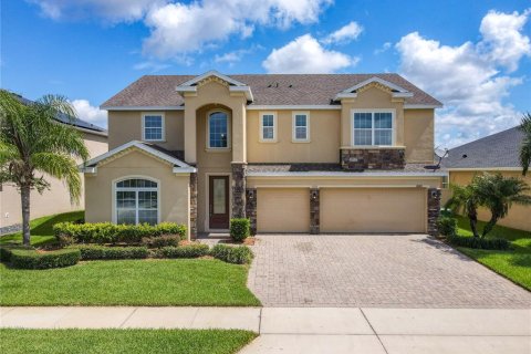 House in Winter Garden, Florida 5 bedrooms, 342.81 sq.m. № 1822464 - photo 1