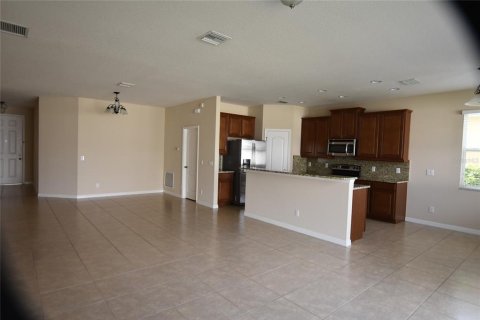 Casa en alquiler en Orlando, Florida, 3 dormitorios, 151.99 m2 № 1906460 - foto 4