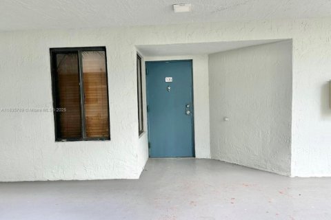 Снять в аренду кондоминиум в Майами, Флорида 2 спальни, 112.13м2, № 1821795 - фото 29