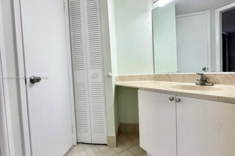 Снять в аренду кондоминиум в Майами, Флорида 2 спальни, 112.13м2, № 1821795 - фото 26