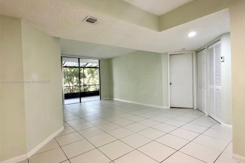 Снять в аренду кондоминиум в Майами, Флорида 2 спальни, 112.13м2, № 1821795 - фото 8