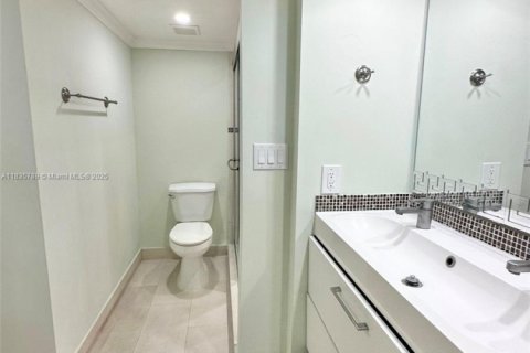 Снять в аренду кондоминиум в Майами, Флорида 2 спальни, 112.13м2, № 1821795 - фото 14