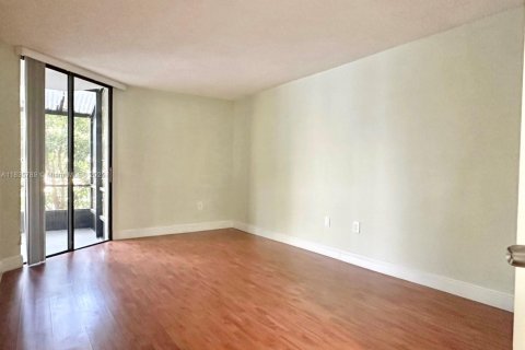 Снять в аренду кондоминиум в Майами, Флорида 2 спальни, 112.13м2, № 1821795 - фото 11