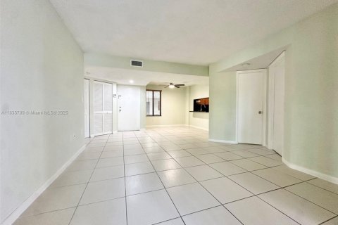 Снять в аренду кондоминиум в Майами, Флорида 2 спальни, 112.13м2, № 1821795 - фото 6