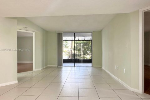 Снять в аренду кондоминиум в Майами, Флорида 2 спальни, 112.13м2, № 1821795 - фото 5