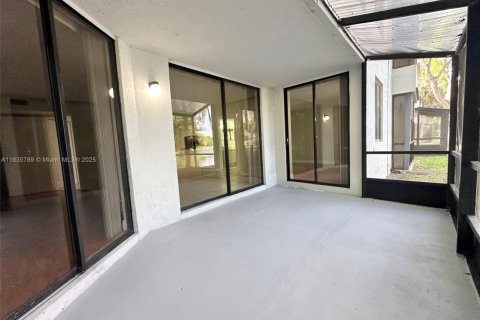 Снять в аренду кондоминиум в Майами, Флорида 2 спальни, 112.13м2, № 1821795 - фото 30