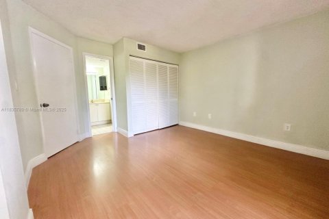Снять в аренду кондоминиум в Майами, Флорида 2 спальни, 112.13м2, № 1821795 - фото 22