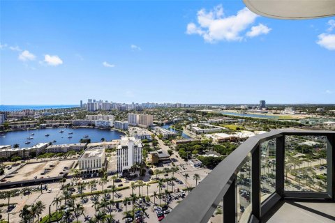 Condo in Hallandale Beach, Florida, 3 bedrooms  № 1974193 - photo 19