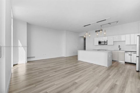 Condo in Hallandale Beach, Florida, 3 bedrooms  № 1974193 - photo 16