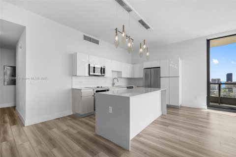 Condo in Hallandale Beach, Florida, 3 bedrooms  № 1974193 - photo 4