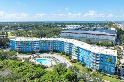 Condo in Saint Petersburg, Florida, 1 bedroom  № 1810214 - photo 13