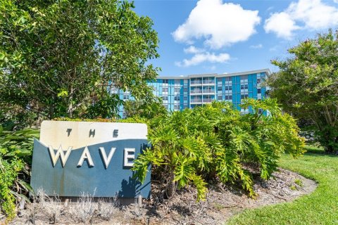 Condo in Saint Petersburg, Florida, 1 bedroom  № 1810214 - photo 2