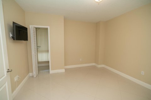Copropriété à louer à Deerfield Beach, Floride: 3 chambres, 187.76 m2 № 2261662 - photo 14